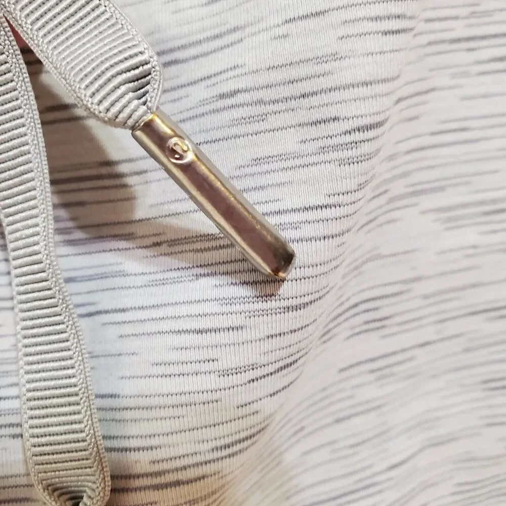 Lululemon On the Fly Shorts size 4 Gray Space Nimbus Women athletic beach travel